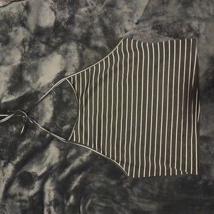 3/15 🦇 Black and white striped halter crop top